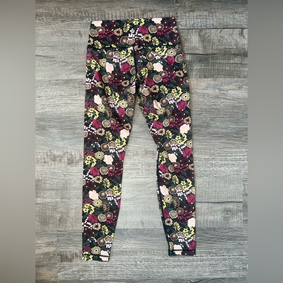 Lululemon Wunder Under Hi-Rise Tight 28" Fluorolace Multi 6
Yoga Gym - Picture 7 of 8